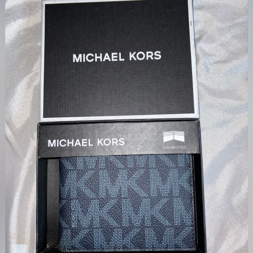 Michael Kors Slim Billfold Wallet